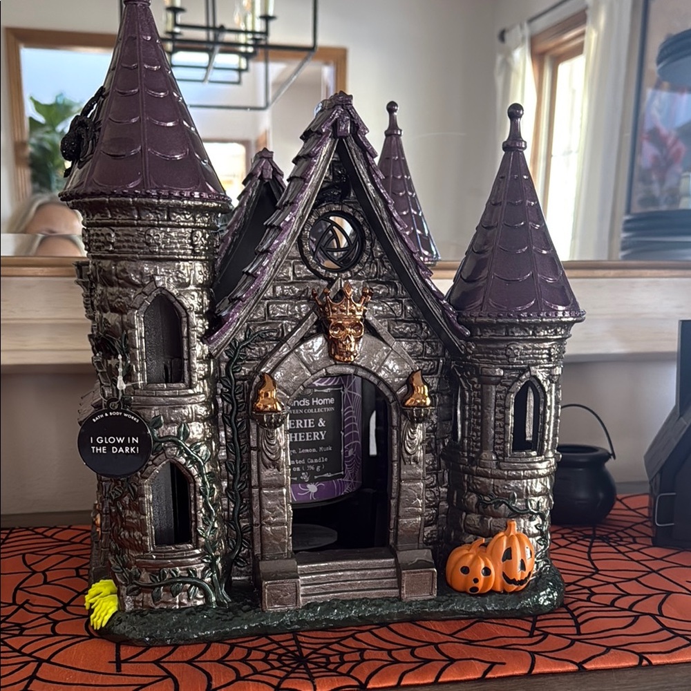 Bath and body works Haunted Castle Halloween 3 wick candle holder